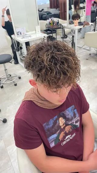 ミディアム カラー パーマ 海外ヘア特化🇺🇸 荷宮蓉太🔥のヘアスタイル