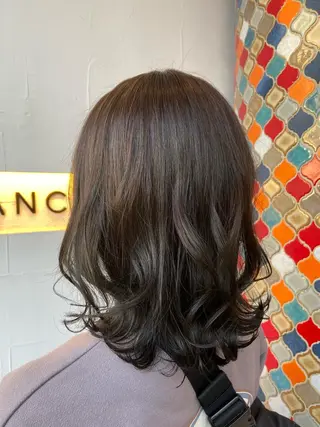 ミディアム 山田 まどかのヘアスタイル