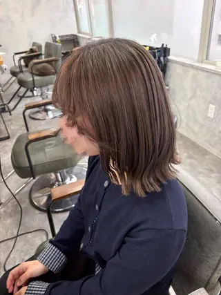 ミディアム シモイケ ルアのヘアスタイル