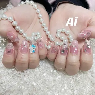 ネイル 🦋 Queenieのネイルデザイン