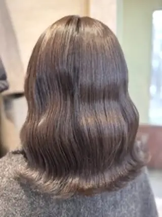 セミロング カラー 💜eluあやね💜 🫧カラー・縮毛矯正のヘアスタイル