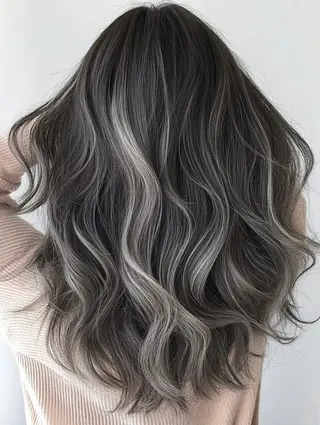ロング カラー ✨ハイトーン✨ ANJIのヘアスタイル