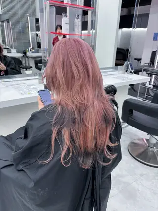 ミディアム カラー 抜け感レイヤー︴ ニュアンスカラーのヘアスタイル