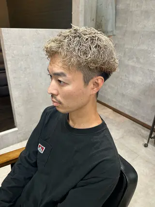 ショート カラー パーマ メンズ 勝毛 広貴のヘアスタイル