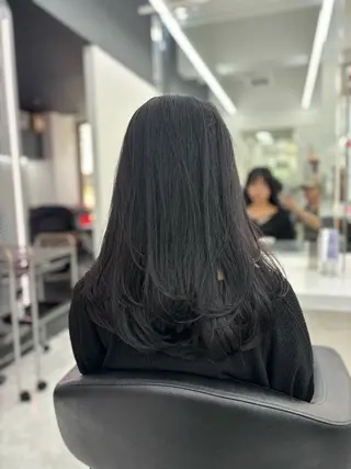 ロング カラー 抜け感レイヤー︴ ニュアンスカラーのヘアスタイル
