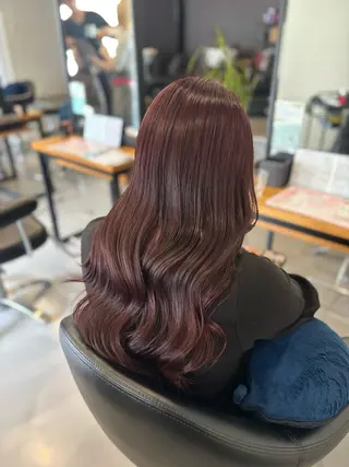 ロング カラー 山路 結花のヘアスタイル