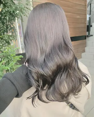 ロング カラー マツエク・マツパ ハイトーンボブ 前田 表参道　グレージュのヘアスタイル