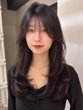 ロング 恵比寿結べるレイヤー 地毛風カラー大場のヘアスタイル