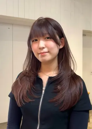 セミロング フカミ マナカのヘアスタイル