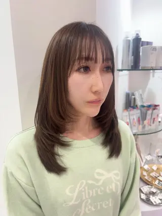 ミディアム MONA HIYORIのヘアスタイル