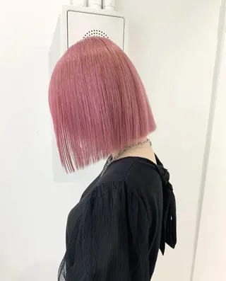ミディアム Muミュー/ブリーチ ハイトーン　Wカラーのヘアスタイル