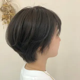 ショート レイヤーカット/ ハイライト　千咲季のヘアスタイル