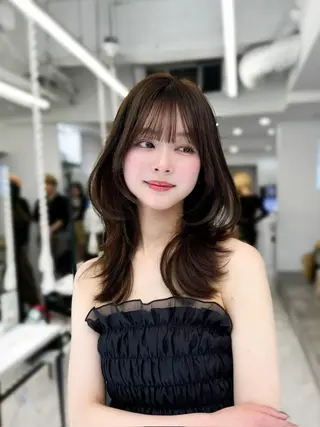 セミロング なつき🎀韓国ヘア /透明感カラーのヘアスタイル