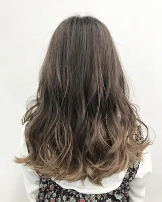 ロング カラー ヘアアレンジ 【公式】amble luxe池袋東口🩷のヘアスタイル