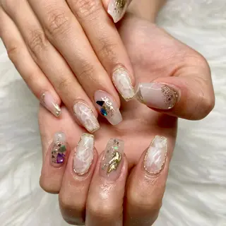 ミディアム ネイル Y. Sのネイルデザイン