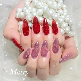 ネイル 🦋 Queenieのネイルデザイン