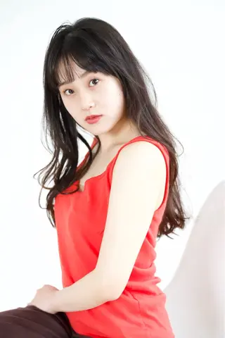 ロング 山下 凪澄のヘアスタイル