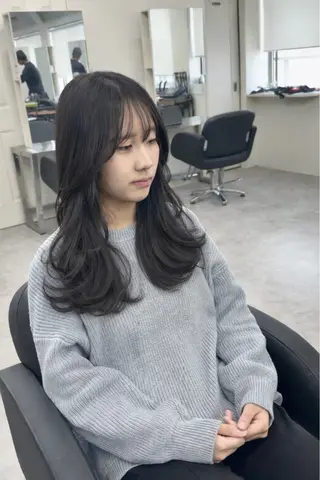 ロング 🫧とぅるん艶髪🫧 透明感カラー×猿渡のヘアスタイル