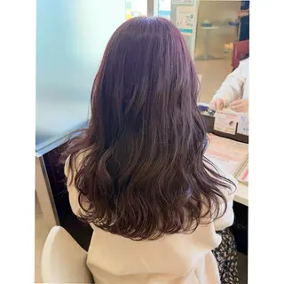 ロング レナークアリア 梅津美憂のヘアスタイル