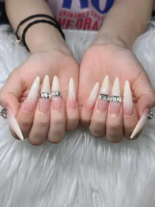 ネイル Lee Nailsのネイルデザイン