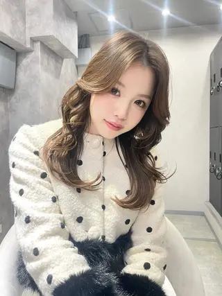 ロング fuwari 美白ショコラカラーのヘアスタイル