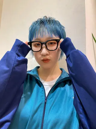 ショート カラー 💙韓国レイヤー 寒色カラー💙のヘアスタイル