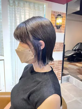ショート カラー 🫧小顔顔周りカット レイヤー/縮毛/白倉のヘアスタイル