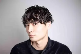 パーマ メンズ カネコ ユウキのヘアスタイル
