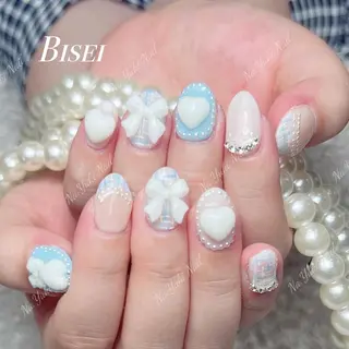 ネイル 🦋 Queenieのネイルデザイン