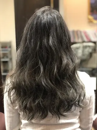 カラー ロング 辻 竜也　のヘアスタイル
