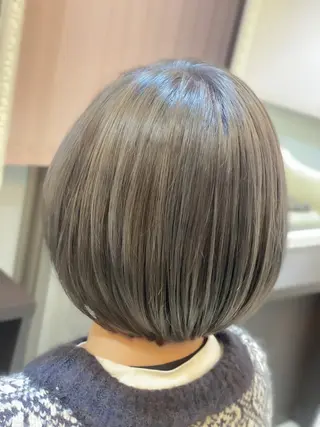 ショート カラー 大間 礼真のヘアスタイル