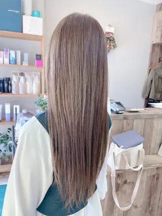 ロング 大久保 佳奈子のヘアスタイル