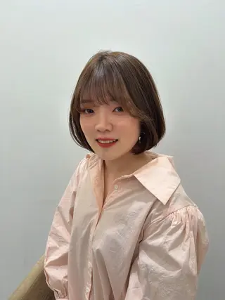 ショート 岡崎 巧音のヘアスタイル
