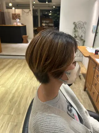 ショート misato 💜🖤　フラムのヘアスタイル