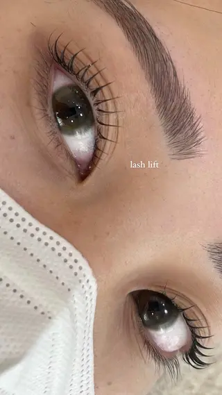 マツエク・マツパ people .の眉毛・アイブロウイメージ