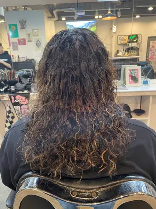 ロング パーマ メンズ 阿部 慈導のヘアスタイル