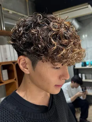 ショート パーマ メンズ 伊藤 蒼彩のヘアスタイル