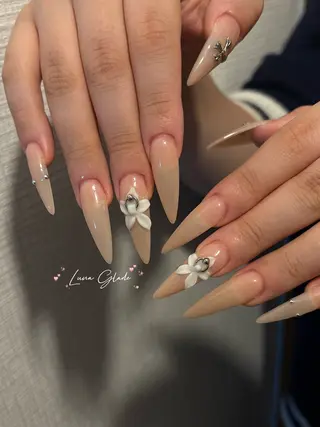 ネイル Luna Gladeのネイルデザイン