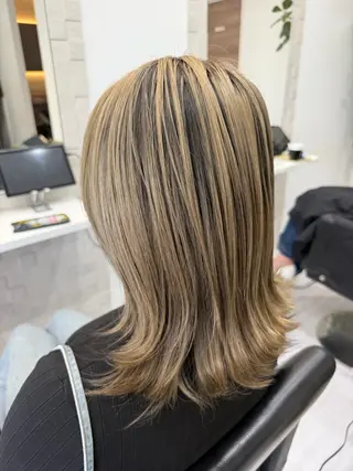 ミディアム カラー 🎀豊橋/豊川🎀 ハイトーンうらら🎀のヘアスタイル
