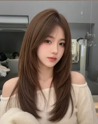 ロング 無藤 彩のヘアスタイル