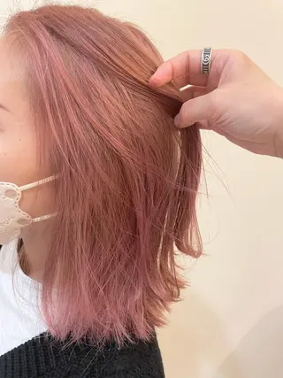 ミディアム 松田 アカリのヘアスタイル