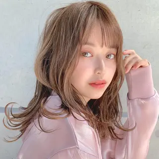 セミロング カラー ハイトーン×レイヤー カットTAKUMIのヘアスタイル