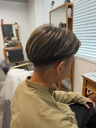 ショート カラー メンズ Meteor 店長 祝田涼太のヘアスタイル