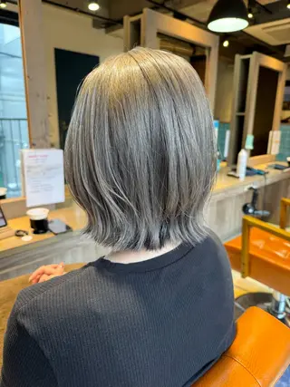 ショート 🩵盛れる顔周り/ 艶カラーemi🩵のヘアスタイル
