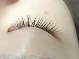 マツエク・マツパ 中村 眞歩のヘアスタイル