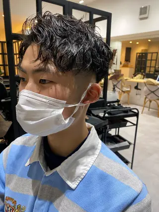 パーマ メンズ 似合う髪型見つけます AYAKAのヘアスタイル