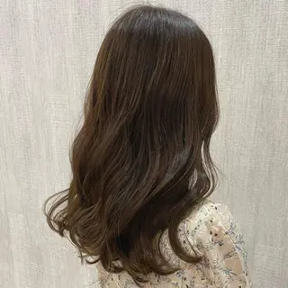 セミロング カラー 🫧透け感⋆艶髪💎 山口アヤカのヘアスタイル