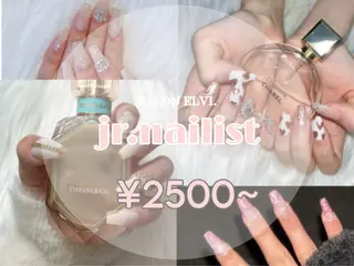 ネイル sara : salon ELVIのネイルデザイン