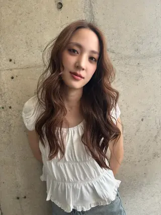 ロング 高橋 朝露のヘアスタイル
