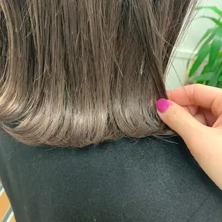 ショート カラー ヘアアレンジ サナ🌱 切りっぱなしボブのヘアスタイル